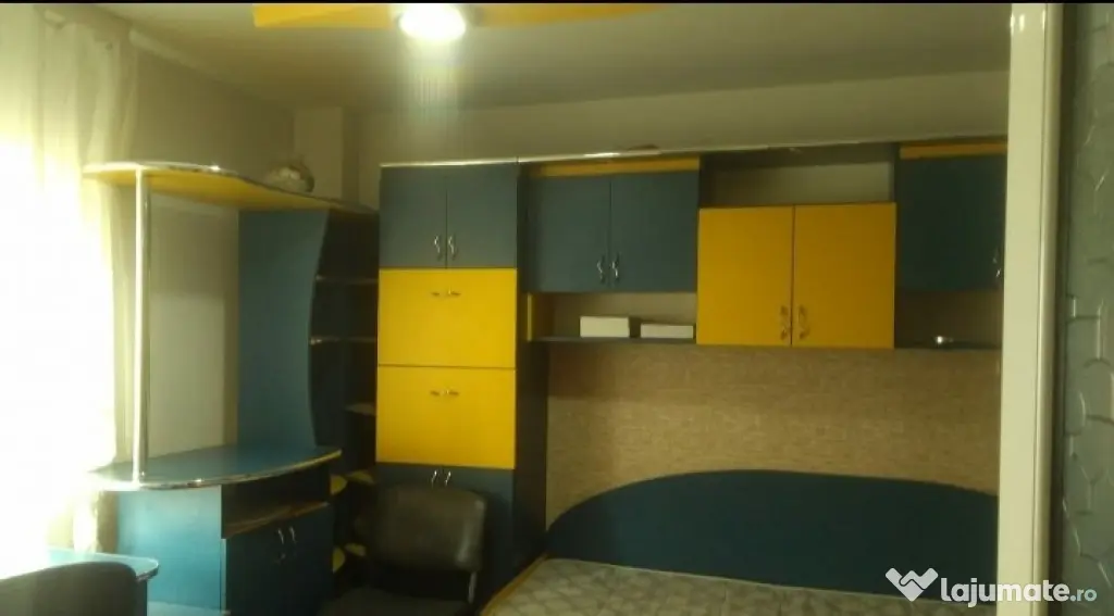 Apartament Cu 3 Camere Decomandate Zona George Enescu