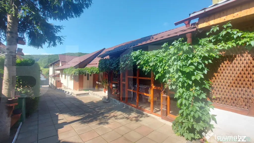 Vila cu teren intravilan, 4.400 mp, Valcele - Valcele (Covasna)