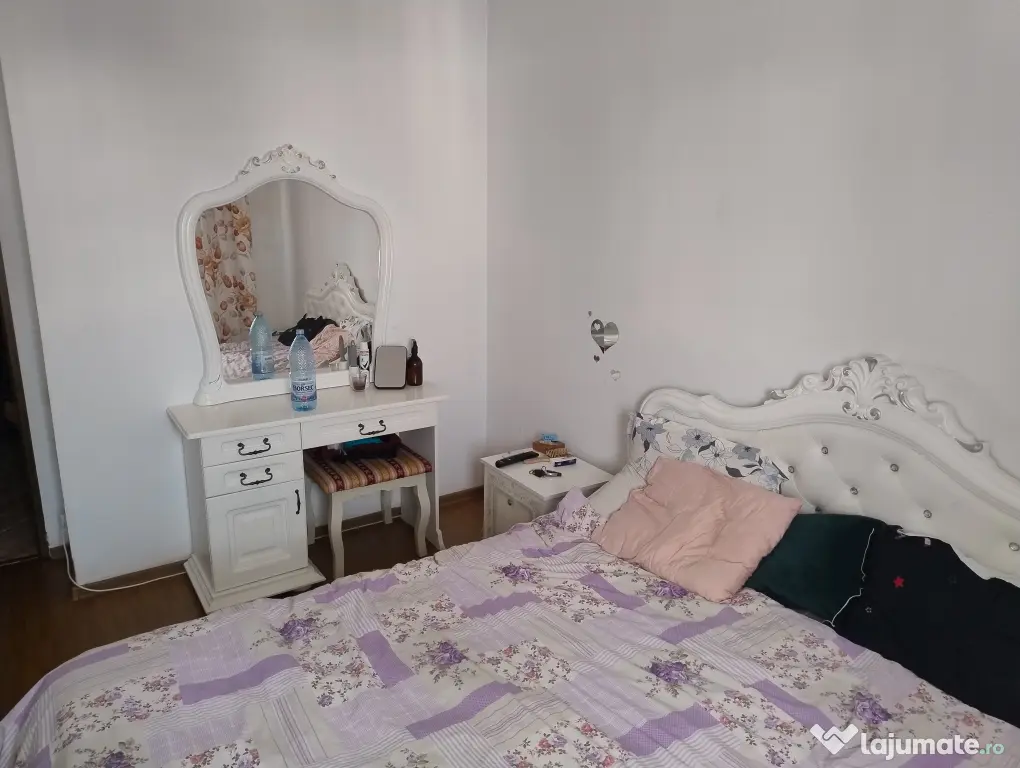Inchiriez apartament