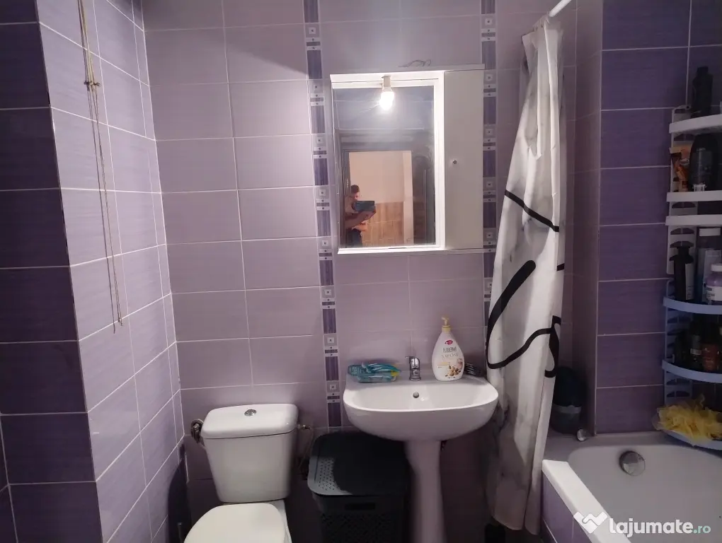 Inchiriez apartament