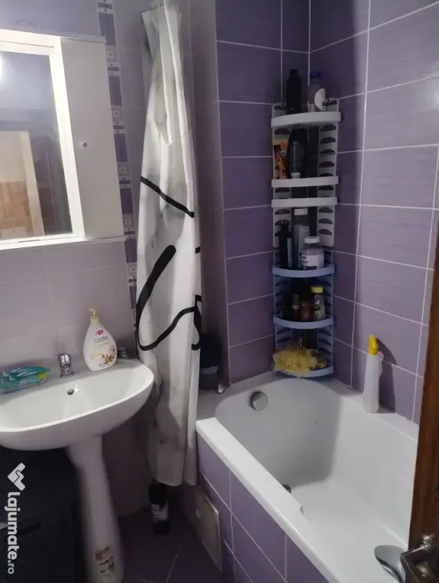 Inchiriez apartament