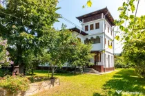 Casă/Vila tip conac, cu anexe si livada de vânzare Vale...