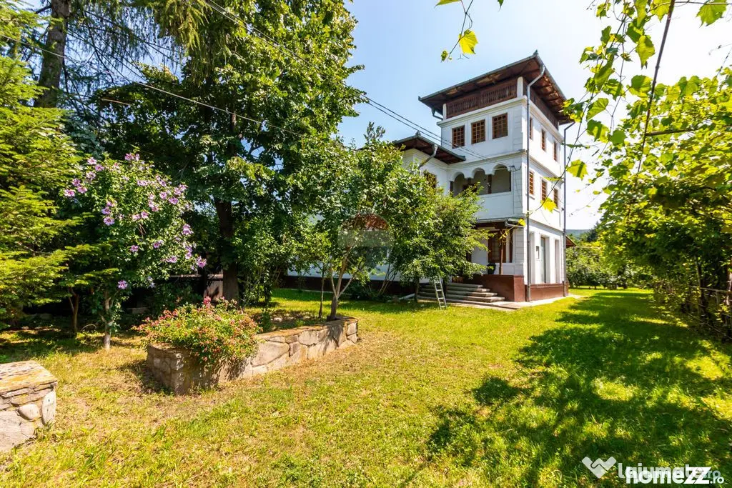 Casă/Vila tip conac, cu anexe si livada de vânzare Vale... - Valenii De Munte (Prahova)