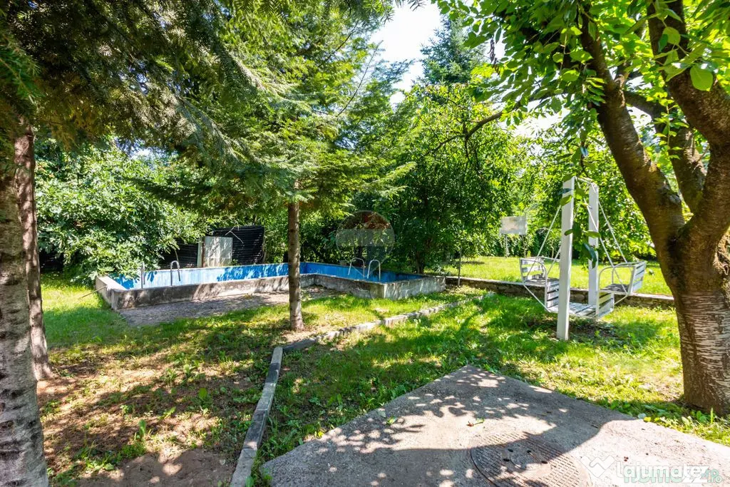 Casă/Vila tip conac, cu anexe si livada de vânzare Vale... - Valenii De Munte (Prahova)