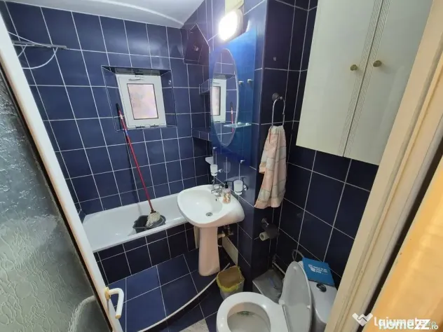 De inchiriat apartament cu 3 camere, etaj 3, Micro 16, 450 euro - Galati (Galati)