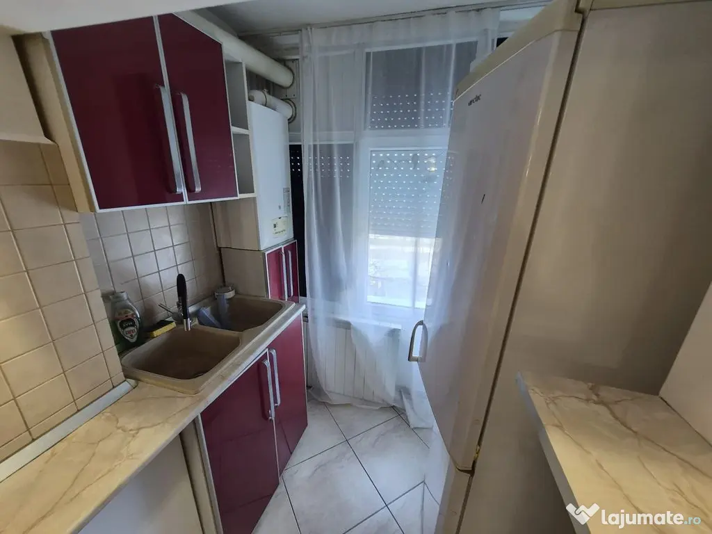 De inchiriat apartament cu 3 camere, etaj 3, Micro 16, 45...