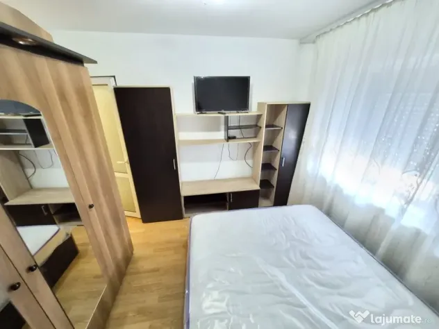 De inchiriat apartament cu 3 camere, etaj 3, Micro 16, 45...