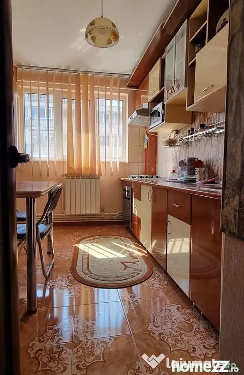 De inchiriat apartament 2 camere, Micro 20, zona 2 Cocosi, et. 6, 1900 lei - Galati (Galati)