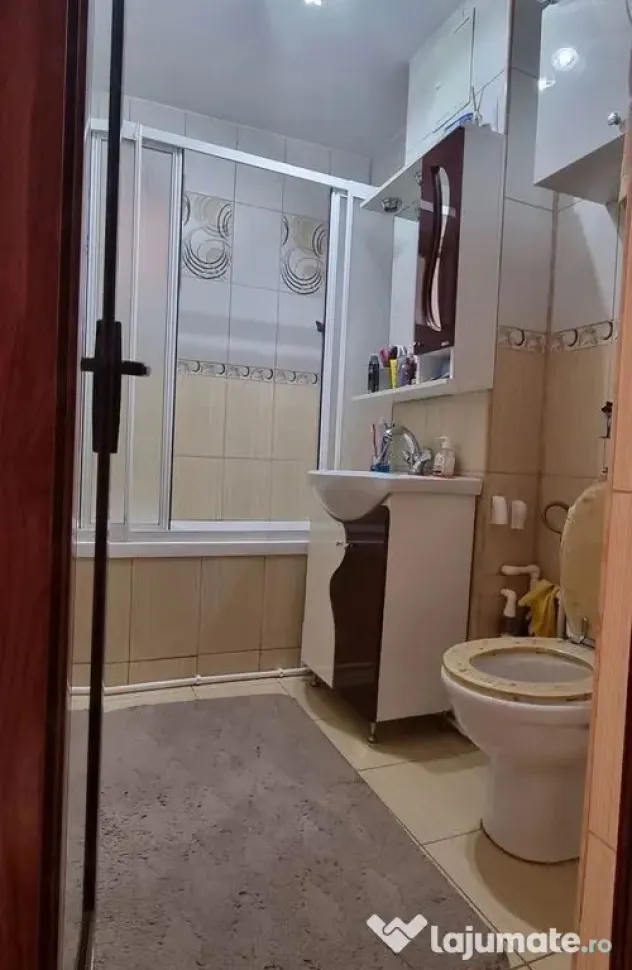 De inchiriat apartament 2 camere, Micro 20, zona 2 Cocosi...