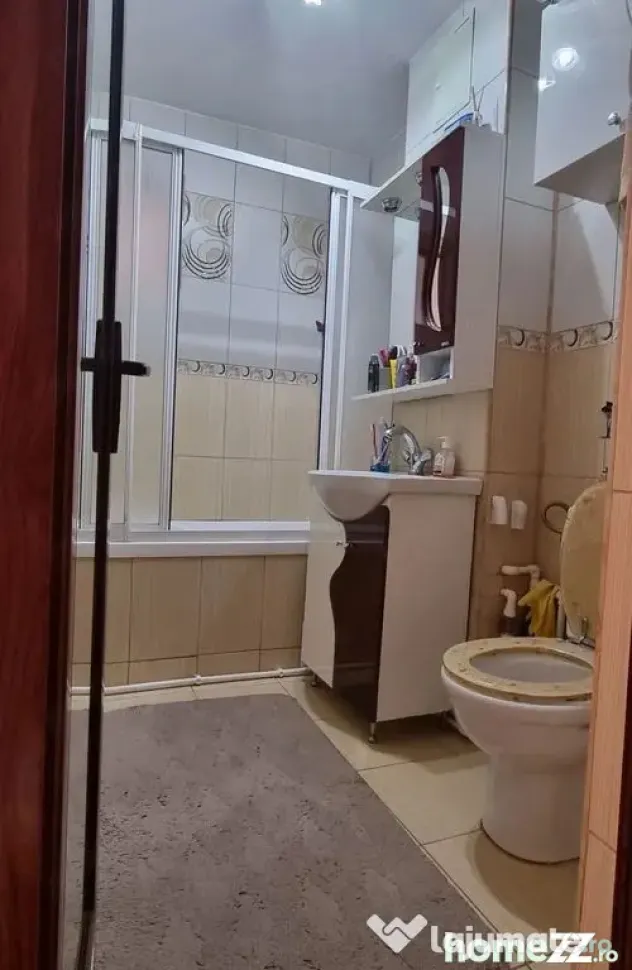 De inchiriat apartament 2 camere, Micro 20, zona 2 Cocosi, et. 6, 1900 lei - Galati (Galati)