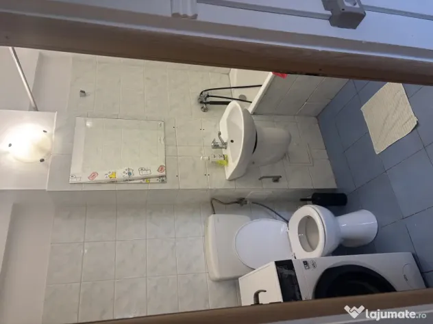 Inchiriez apartament