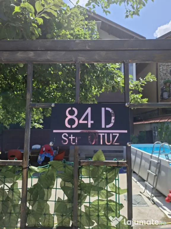 Apartament 3 camere curte