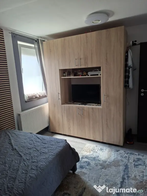 Apartament 3 camere curte