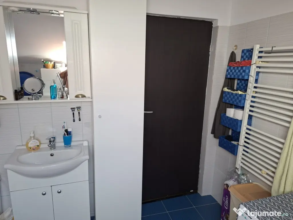 Apartament 3 camere curte