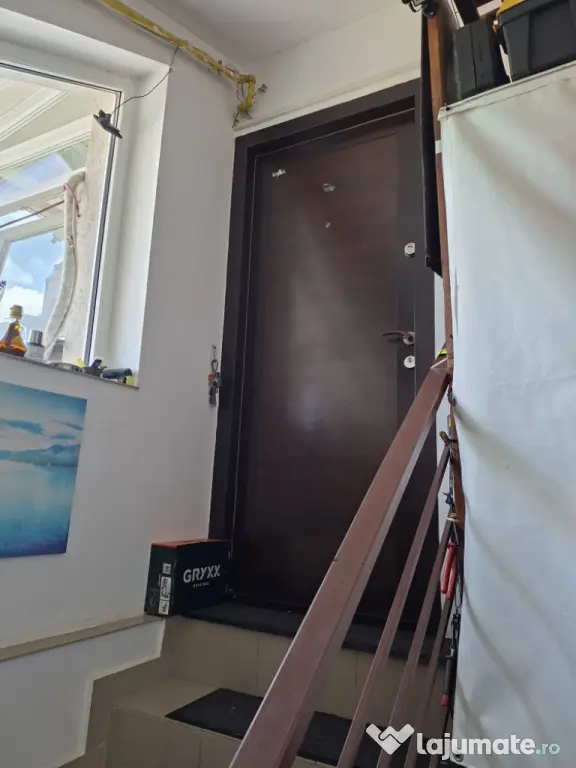 Apartament 3 camere curte