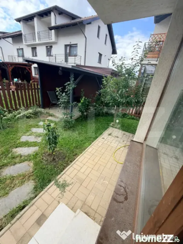 Apartament cu 2 camere și curte proprie de 70 mp, Ghimbav,