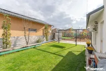 Casa semimobilata semiutilata modern cartier Izvor Tarlun...