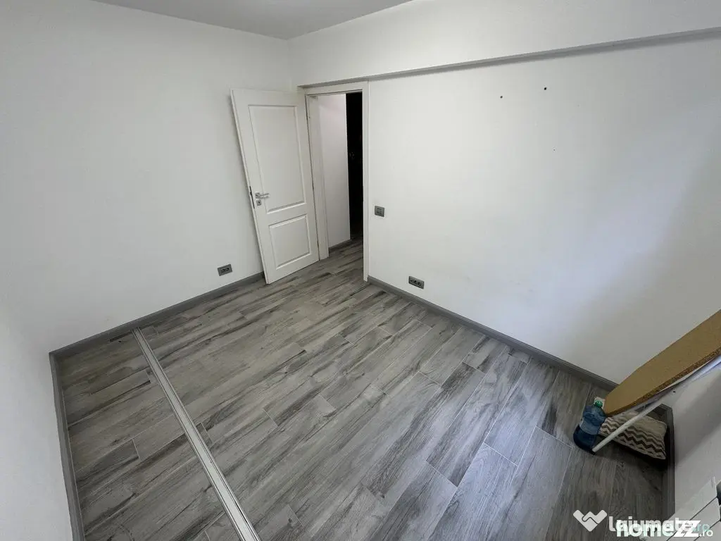 Apartament 3 camere zona Tomis 2 cu Centrala - Constanta (Constanta)