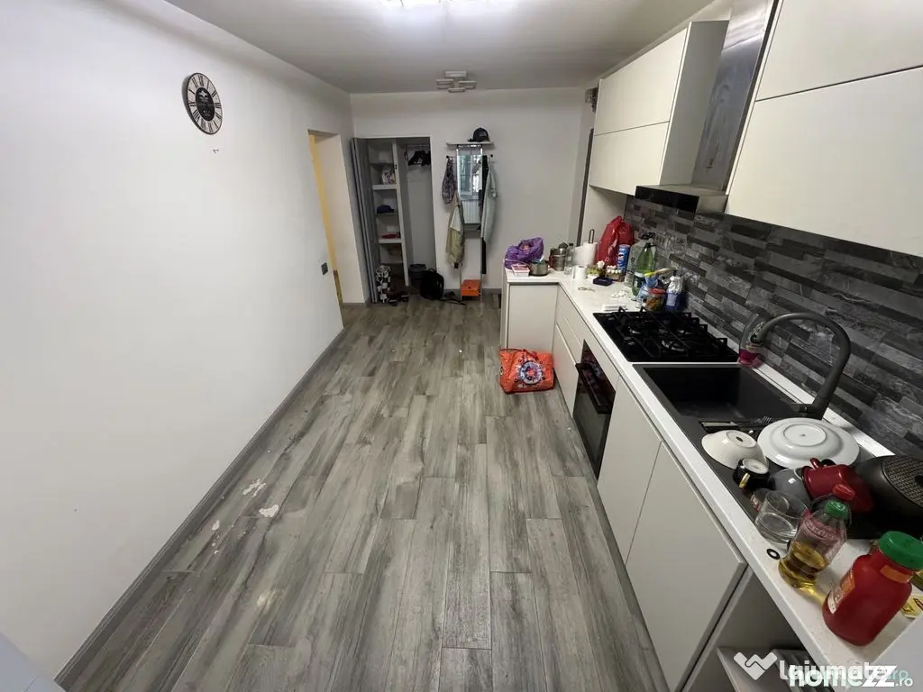 Apartament 3 camere zona Tomis 2 cu Centrala - Constanta (Constanta)