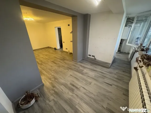 Apartament 3 camere zona Tomis 2 cu Centrala - Constanta (Constanta)