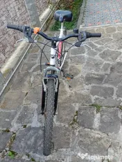 Bicicleta mountain bike