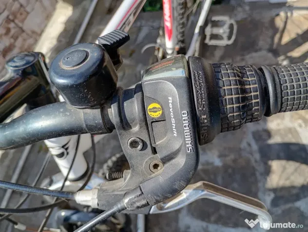 Bicicleta mountain bike