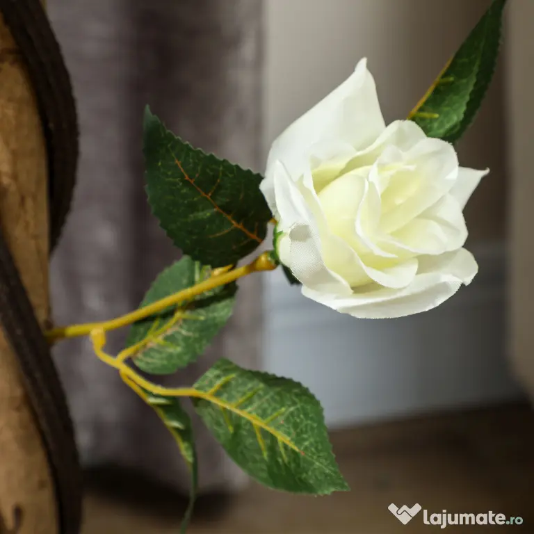 Outsunny Plantă artificială de trandafir cu 21 de flori și ghiveci umplut cu ciment și mușchi, Ø18x90 cm, albă