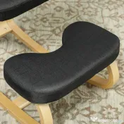 HOMCOM Scaun genunchi ergonomic, din Țesătură cu Aspect de In și Lemn, 50x73x55 cm, Negru | Aosom Romania 