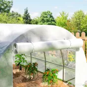 Outsunny Sera din PE cu 8 Ferestre, Ușă Enrolabilă și Margini Îngropate, 4x3x2 m, Albă | Aosom Romania 