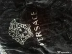Pătură Armani și Versace