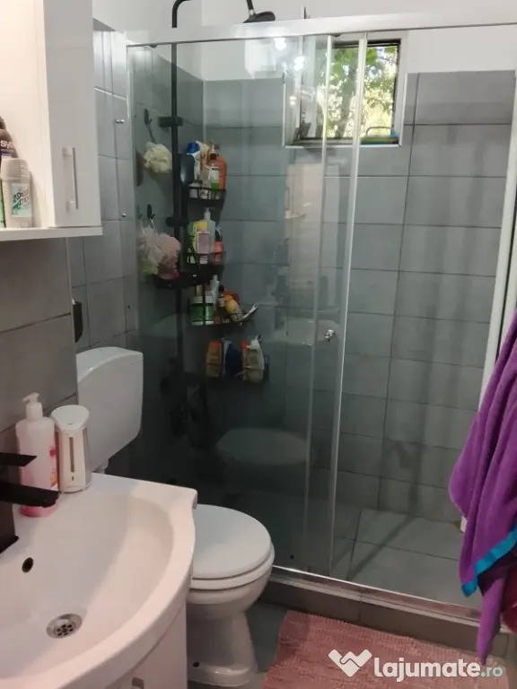 Direct proprietar – Apartament 3 camere, Pajura – Locație excelentă