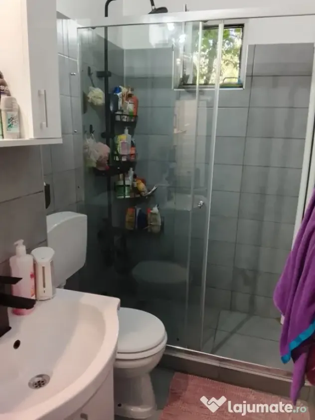 Direct proprietar – Apartament 3 camere, Pajura – Locație excelentă