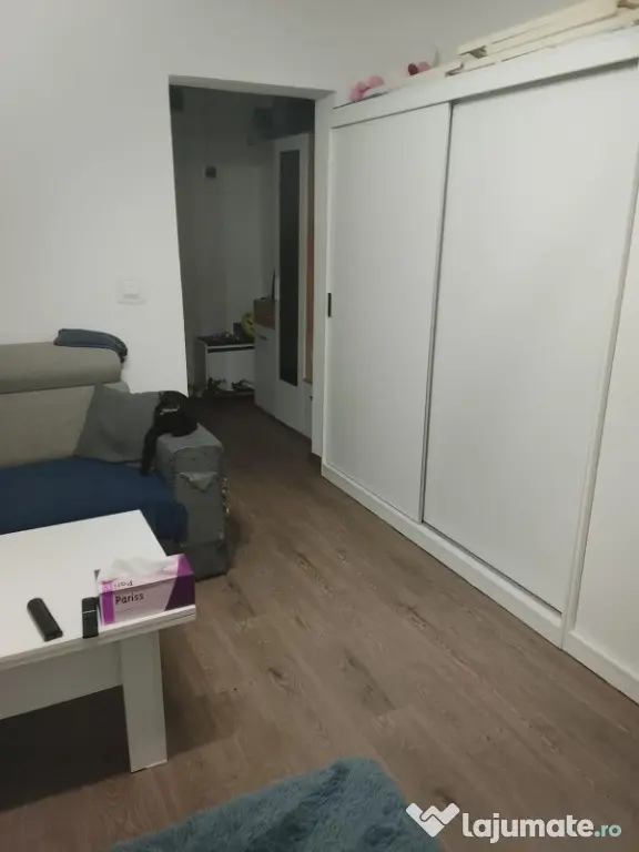 Direct proprietar – Apartament 3 camere, Pajura – Locație excelentă