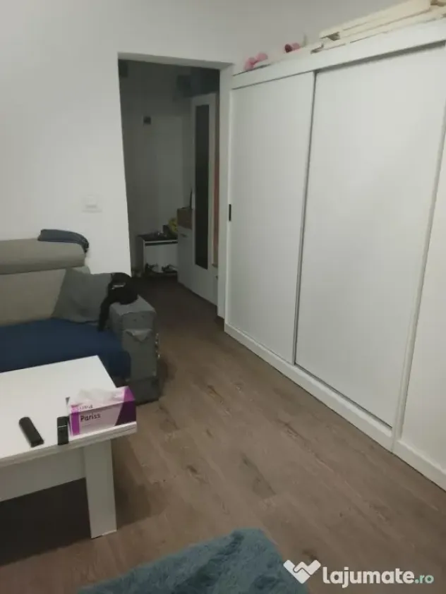 Direct proprietar – Apartament 3 camere, Pajura – Locație excelentă