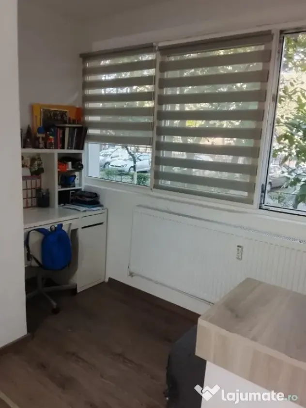Direct proprietar – Apartament 3 camere, Pajura – Locație excelentă