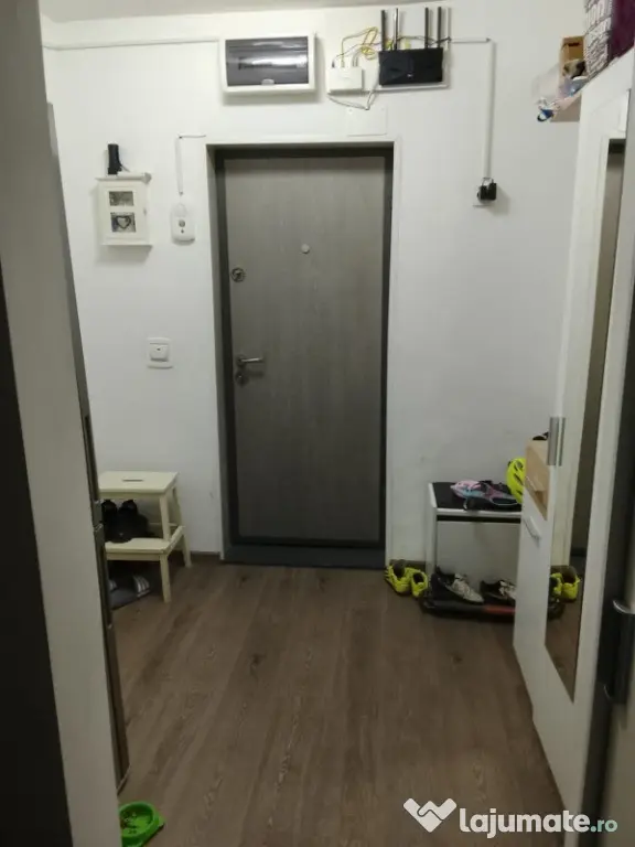 Direct proprietar – Apartament 3 camere, Pajura – Locație excelentă