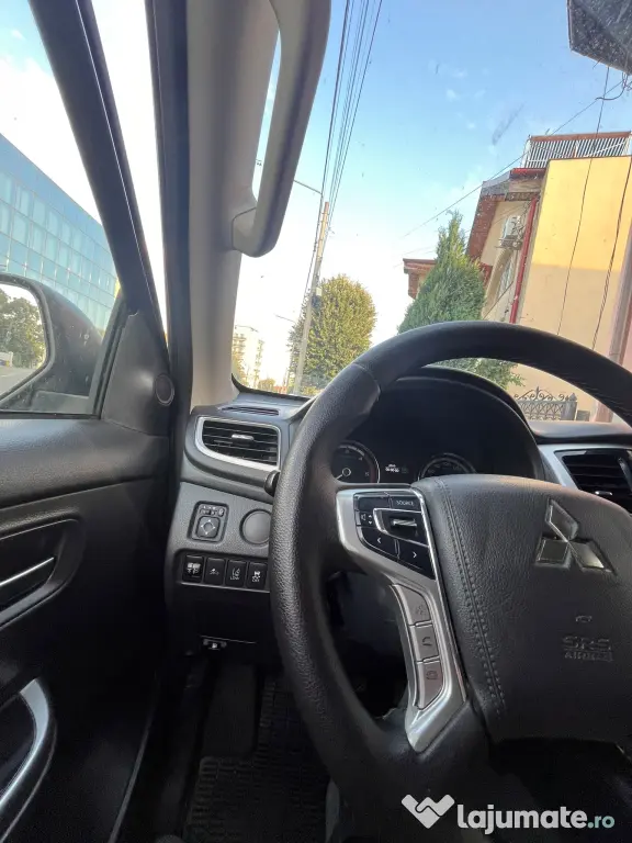Mitsubishi L200 4x4 cu Hardtop