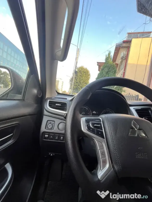 Mitsubishi L200 4x4 cu Hardtop