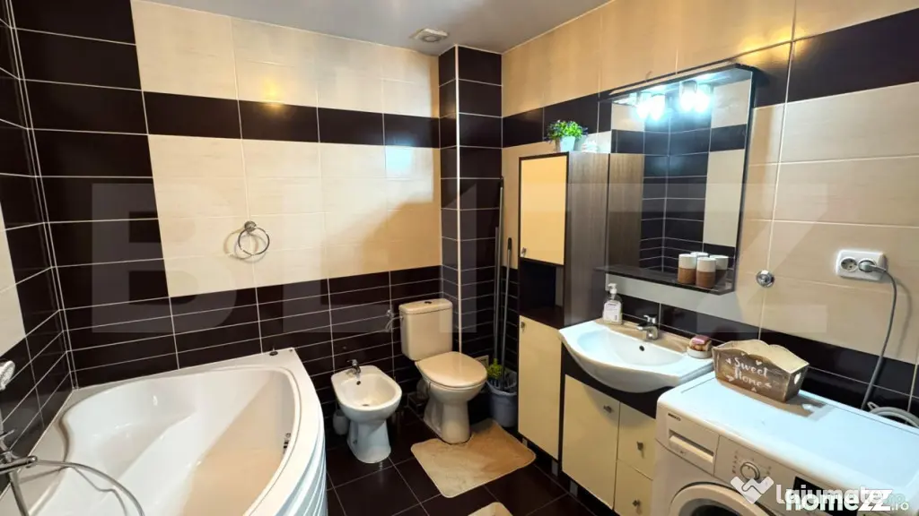 Apartament 3 camere ultracentral, etaj 1, bloc nou, parcare