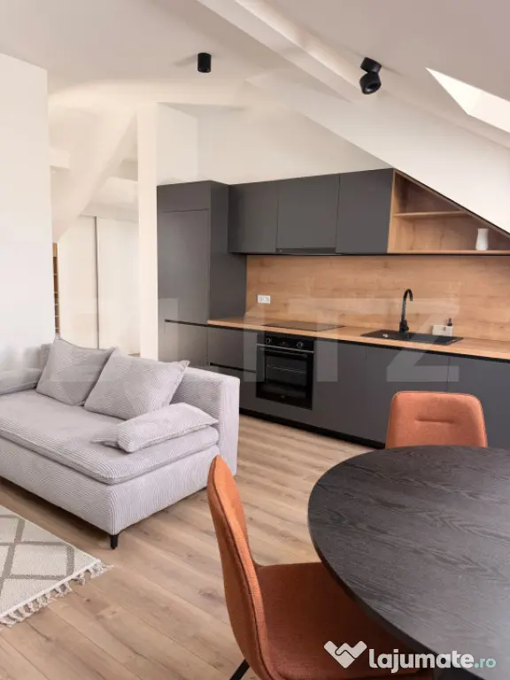 Apartament 3 camere , zona Urusagului