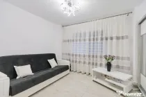 Garsonieră decomandată - Complet renovată - Parter –...