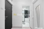 Garsonieră decomandată - Complet renovată - Parter –... 