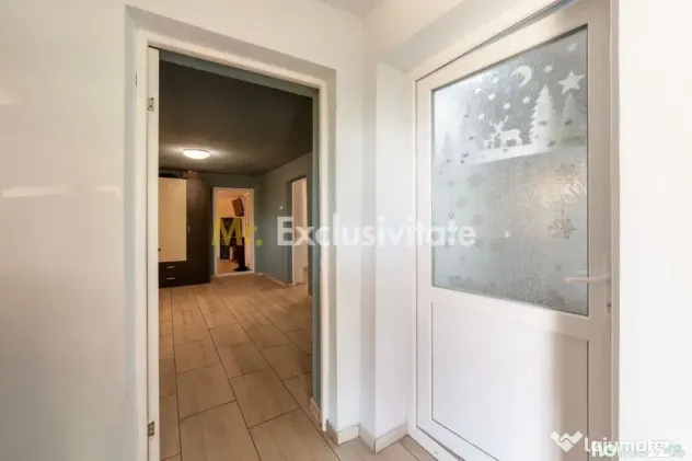 Casă renovată 2022, 3 camere, 1034 mp teren, încălzir...