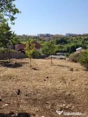 Teren intravilan Turcesti (Pitesti) - 1083 mp, demisol ex... 
