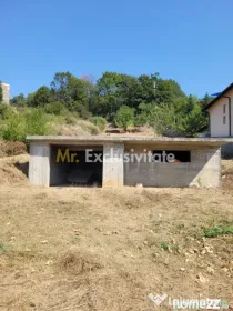 Teren intravilan Turcesti (Pitesti) - 1083 mp, demisol ex...