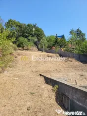 Teren intravilan Turcesti (Pitesti) - 1083 mp, demisol ex... 