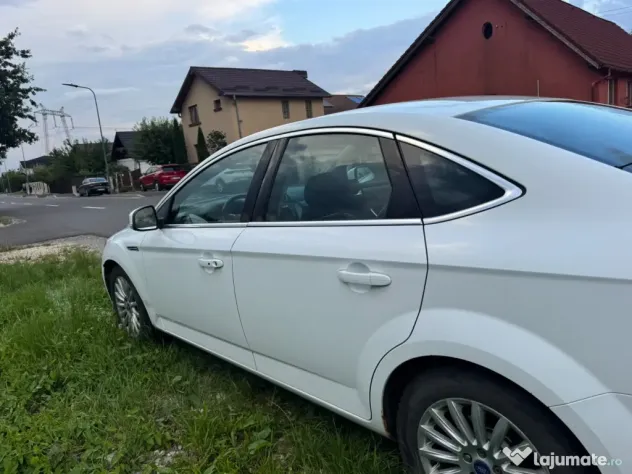 Ford Mondeo 2014 Decembrie - Filtru particule defect/înfundat