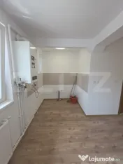 Casă complet renovată, 3 camere, 70 mp utili, teren 200 mp 