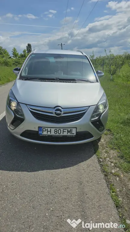 Opel zafira 2014 autoturism