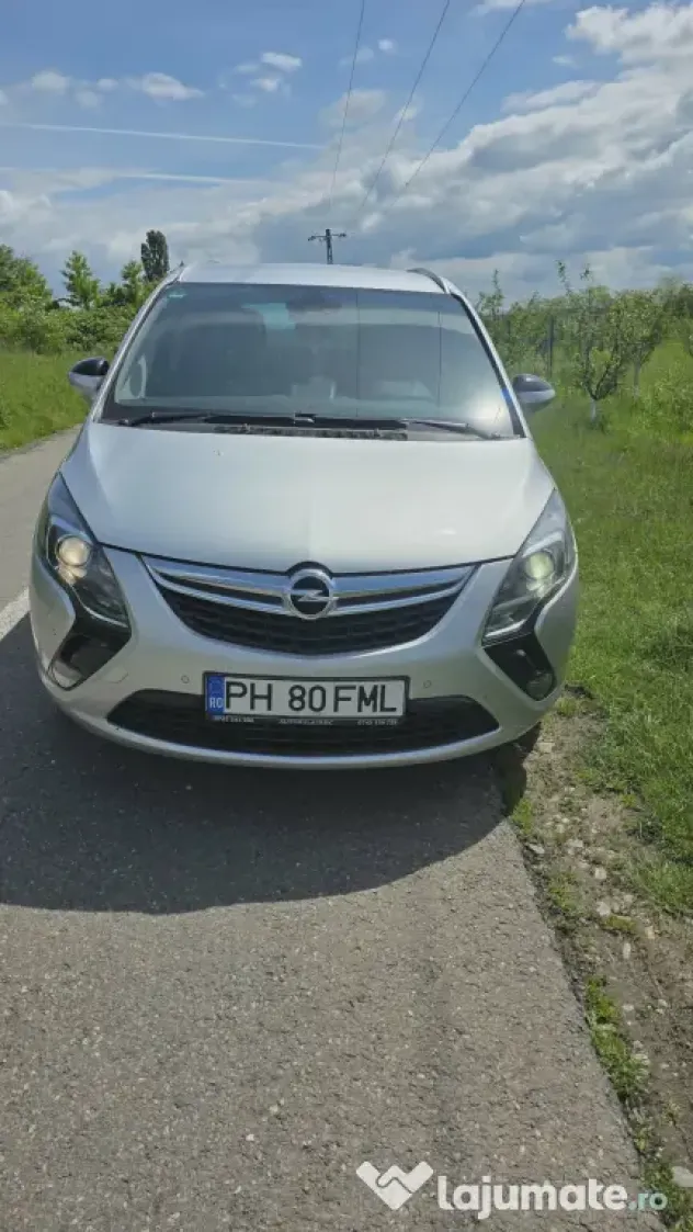 Opel zafira 2014 autoturism